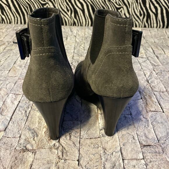 Sz 9 Tory Burch gray suede boots - Picture 6 of 12